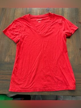 Universal Thread Bright Red V-Neck Tee